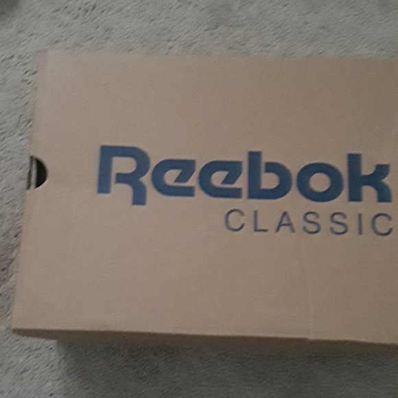 All White Classic Reeboks - Picture 2 of 3